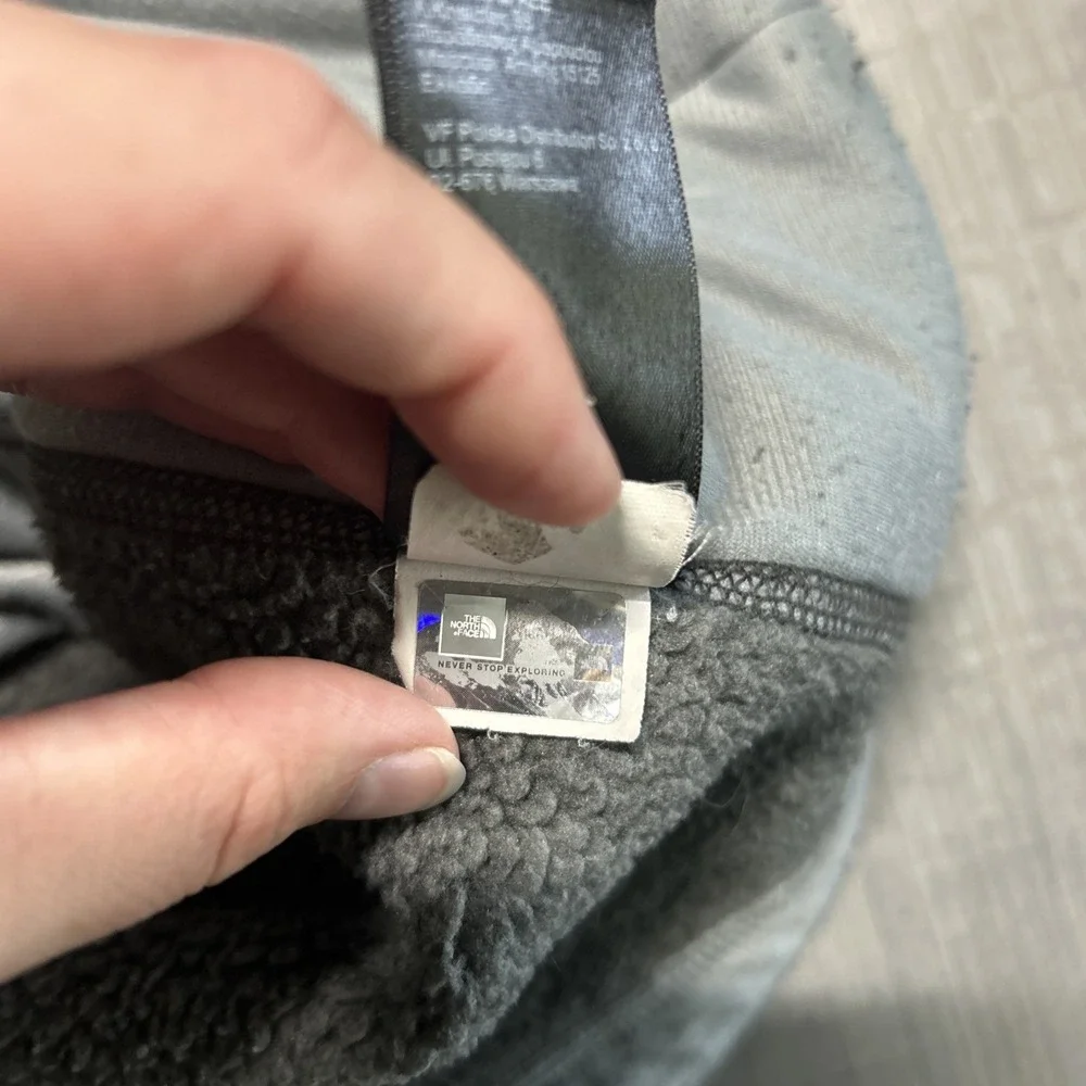 The North Face Mens Medium Hooded Fleece Jacket Gray Full Zip Pockets NF0A3O5J